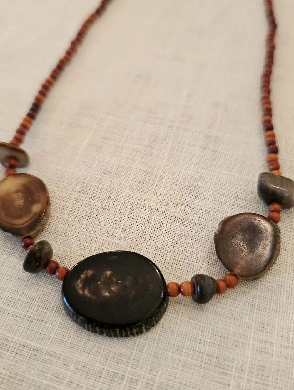 Cool Vintage Sliced Natural Horn Beaded Necklace Brown Red Black Bohemian 16